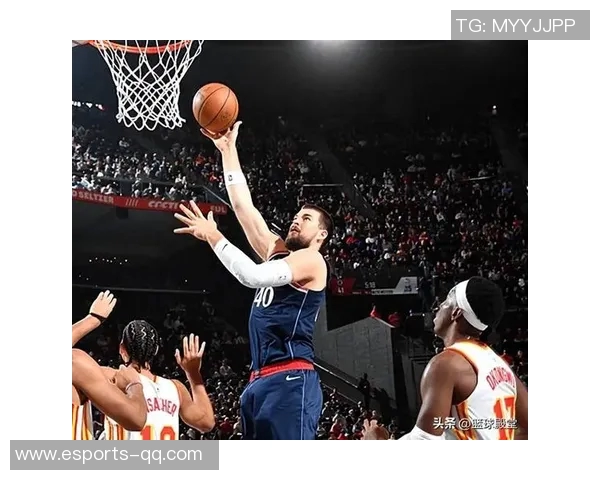 普尔半场状态低迷仅靠罚球得分三分球全失手表现令人失望